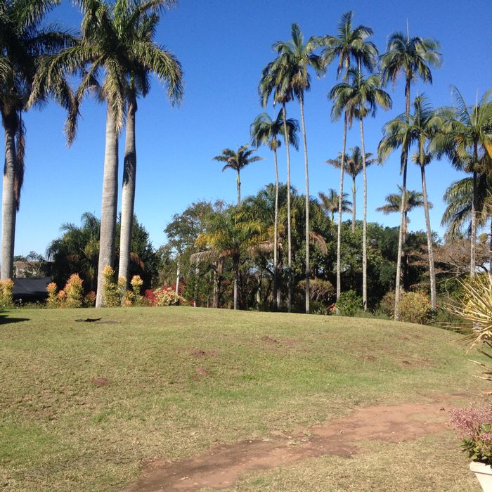 For Sale: Shakaskraal Farm with multiple homes, nursery facilities, and irrigation system.