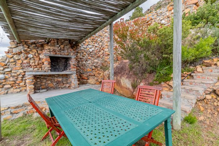 3 Bedroom Apartment To Rent in Mountainside with Ocean Views and Pool Access.
