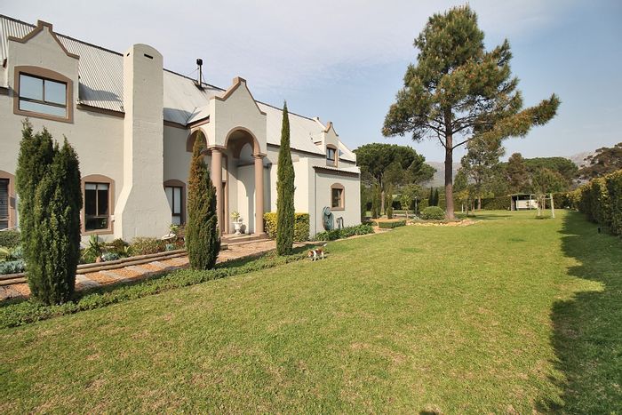 High Riding Country Estate Farm For Sale: 5 beds, horse arena, automated systems.