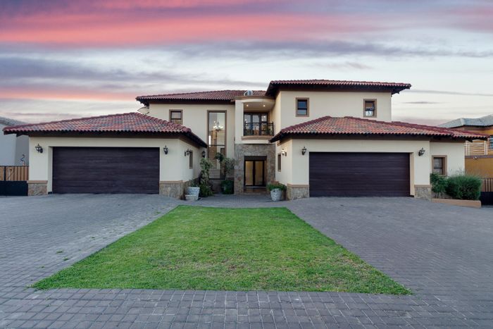 Property #ENT0240126, House rental monthly in Blue Valley Golf Estate