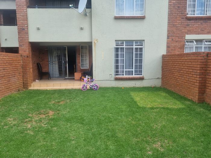 Property #ENT0243666, Townhouse for sale in Mooikloof Ridge