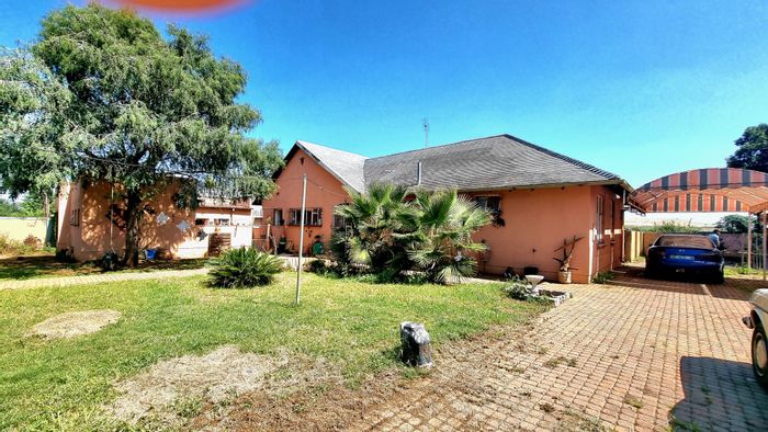 Property #ENT0244137, House for sale in Stilfontein Ext 1