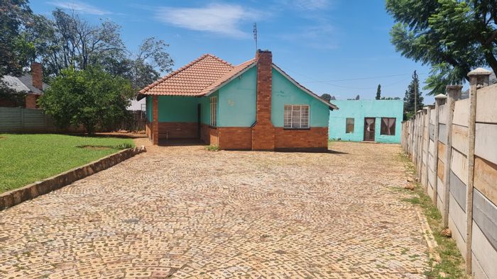 Property #ENT0244791, House for sale in Stilfontein Central