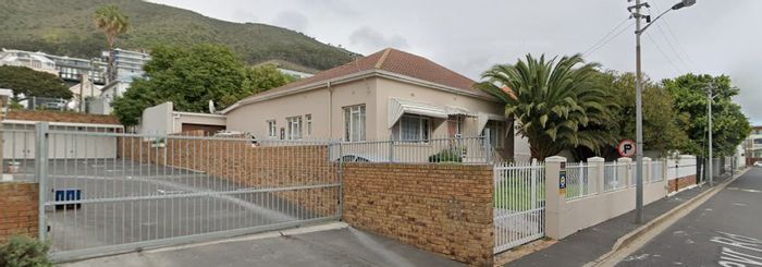 Property #ENT0246540, House for sale in Sea Point