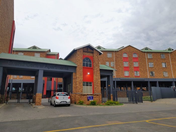 Grand Central Apartment For Sale: 1 bed, secure parking, near shopping centers.