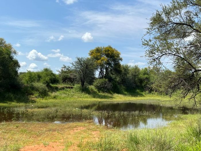 For Sale: 1085 HA Farm in Lephalale Rural with irrigation, game fencing, and diverse wildlife.