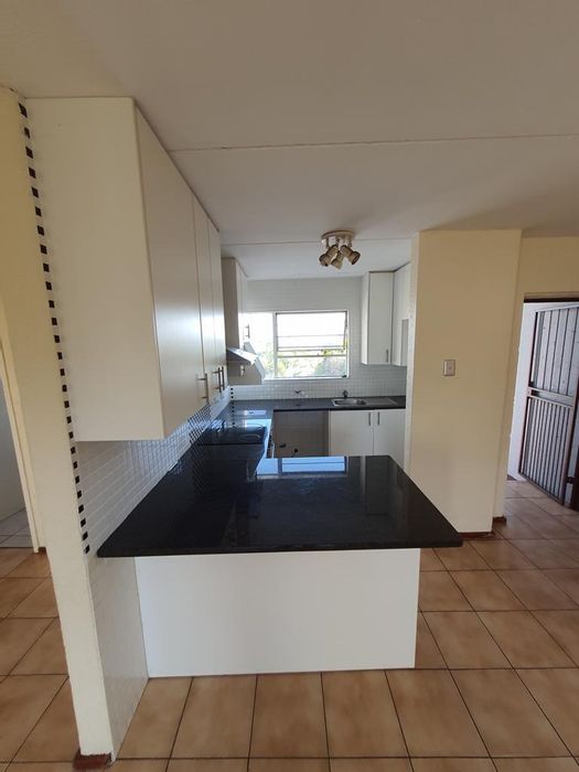 Vorna Valley Apartment For Sale: 2 beds, pool, clubhouse, near Mall of Africa.