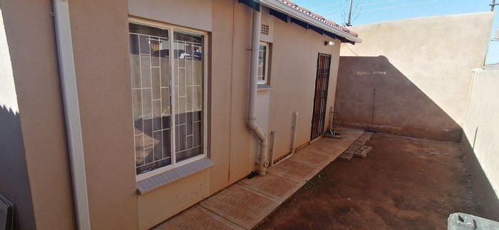 Property #ENT0251084, House for sale in Mamelodi East