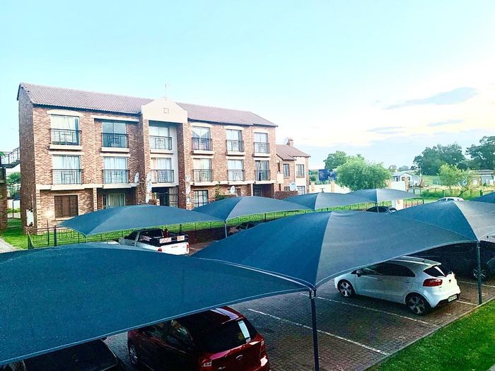 Sagewood Apartment For Sale: 1st Floor Studio with Pool, Clubhouse, and Security.