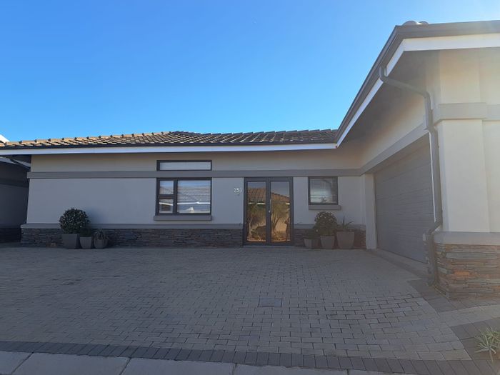 Property #ENT0252993, House for sale in Eastlands Mature Lifestyle Estate