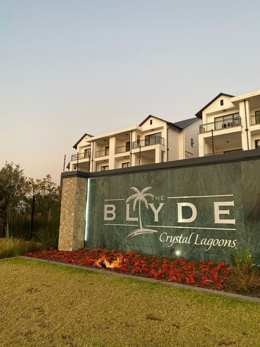 For Sale: Apartment in Blyde Riverwalk Estate with 3 beds, 2 baths, balcony.