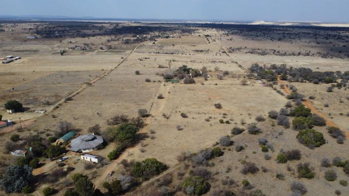 21.4 Ha Farm for Sale in Klerksdorp Central with arable land and facilities.