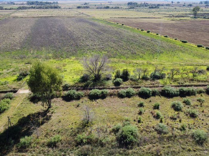 Klipdrift For Sale: 25ha agricultural land with water rights and livestock facilities.