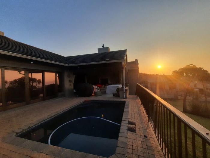 For Sale: House in Sonheuwel Ext 1 with spacious yard and pool.