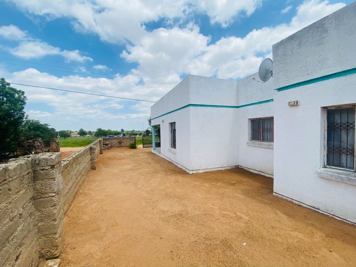 Property #ENT0255096, House for sale in Seshego
