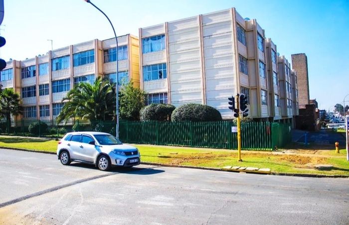 For Sale: 2-Bedroom Apartment in Benoni Central with Private Garden and Double Garage.