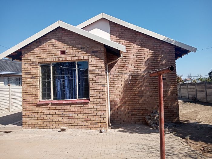 Property #ENT0256467, House for sale in Seshego