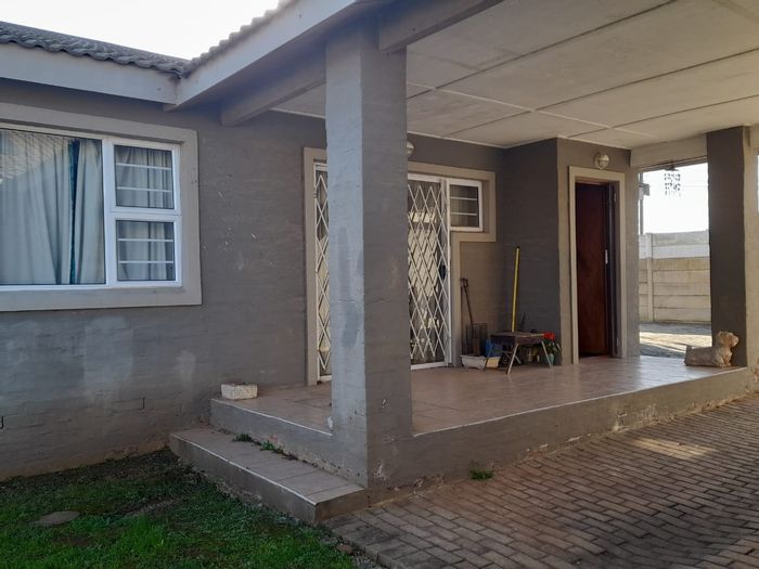 Property #ENT0257113, Townhouse for sale in Retief