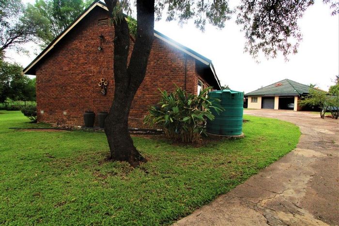Property #ENT0257800, House for sale in Modimolle Central