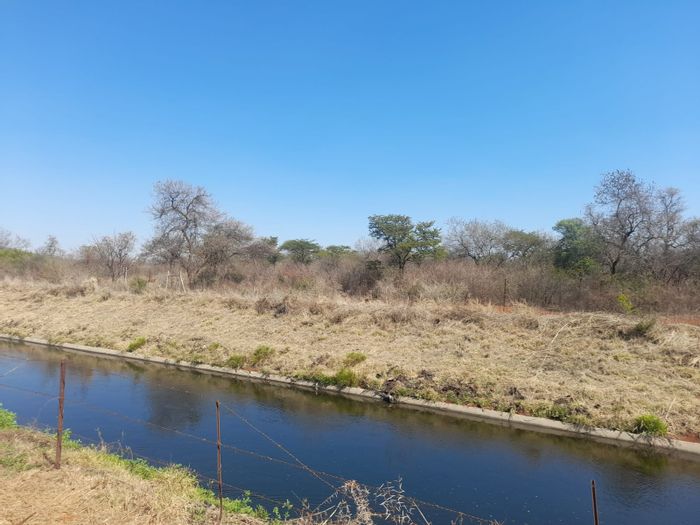 For Sale: 5.7ha Small Holding in Groblersdal Rural with business rights and water access.