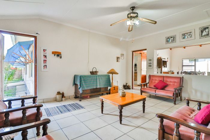 Charming Family Home in Montagu Central - Must See!