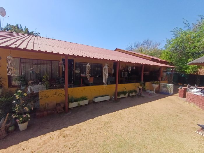 For Sale: 3-Bedroom House in Modimolle Central with Patio and Carport.