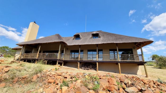 House for Sale in Kudu Private Nature Reserve: 4 Bedrooms, Wildlife Views, Amenities.