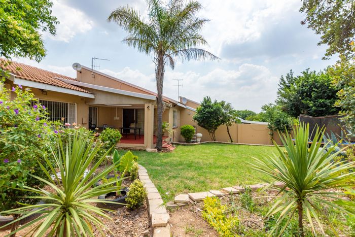 Property #ENT0259764, Townhouse for sale in Bryanston