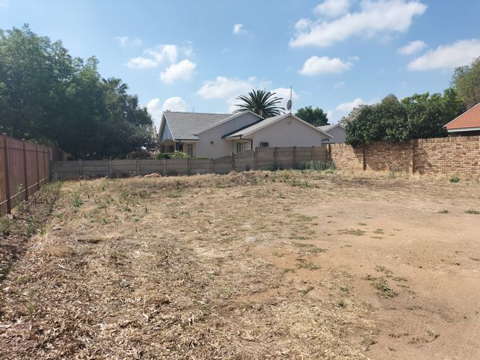 Vacant Residential Land for Sale in La Hoff – Build Your Dream Home Today!