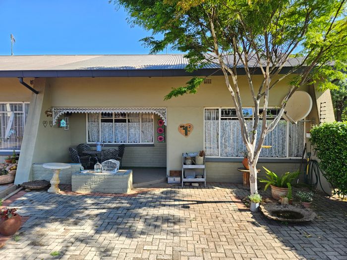 Property #ENT0260600, Apartment sold in Lydenburg Central