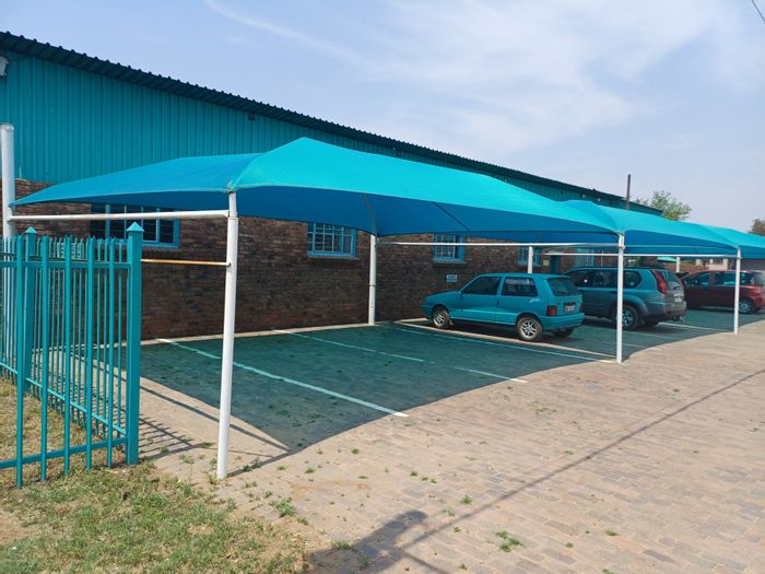 House for sale in Modimolle Central with spacious layout and ample parking.