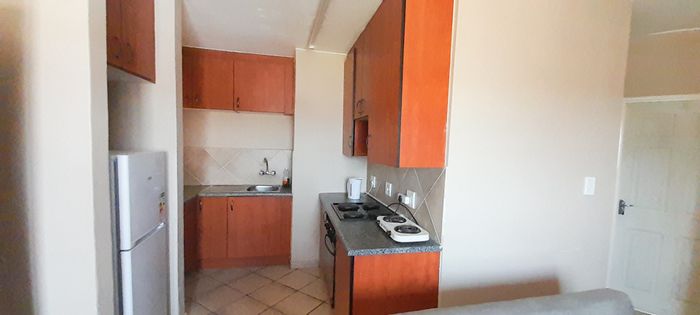 Randfontein Central Apartment For Sale: Ideal Investment with Great Amenities Nearby!