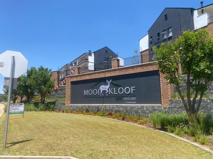 Mooikloof House For Sale: Eco-friendly, loadshedding-free, 24-hour security, great investment.