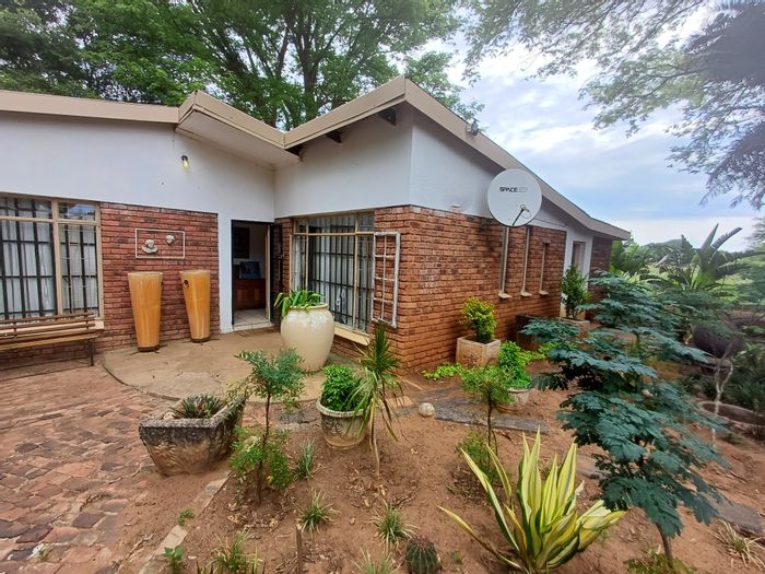 Property #ENT0263628, House for sale in Modimolle Central