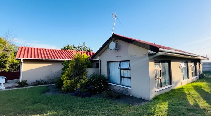 Property #ENT0263784, House for sale in Langerug