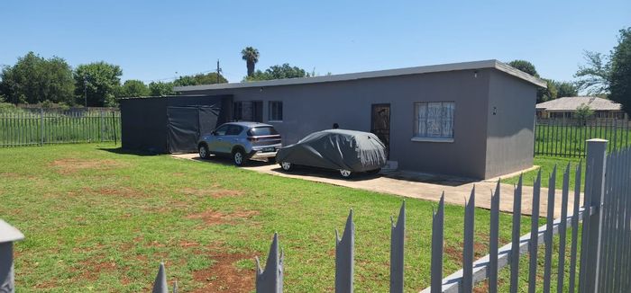 Property #ENT0264824, House for sale in Ventersdorp Central