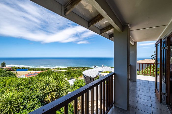 For Sale: 5-Bedroom House in Blue Horizon Bay with Pool, Solar, and Sea Views.