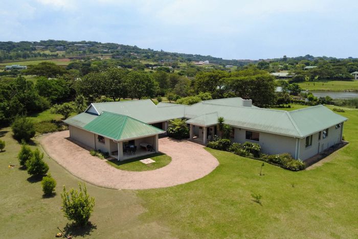 Sheffield Ridge House For Sale: 3 beds, guest cottage, large living area, 1 ha land.