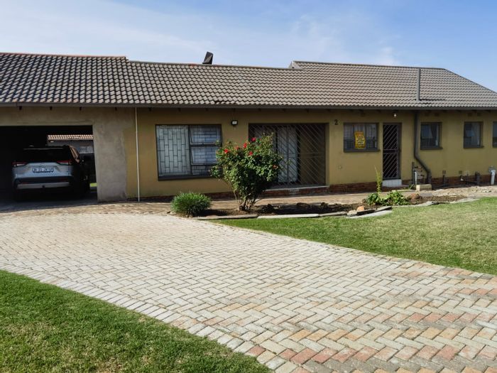 Property #ENT0265282, House for sale in Brakpan North