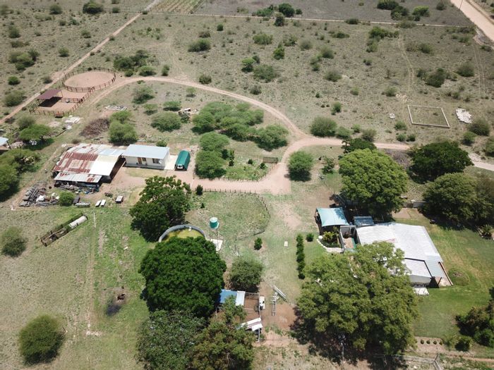 4.5ha Small Holding in Doornbult AH For Sale with ample water supply and flatlet.