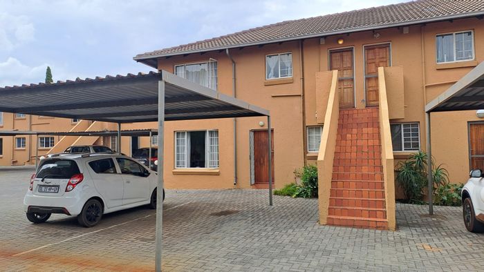 Property #ENT0265794, Townhouse for sale in Moreleta Park