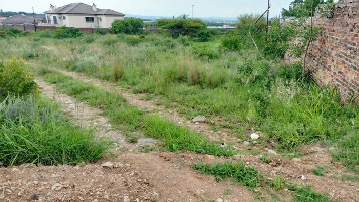 For Sale: Vacant Land Residential in Sterpark, 1734 sqm for diverse development.