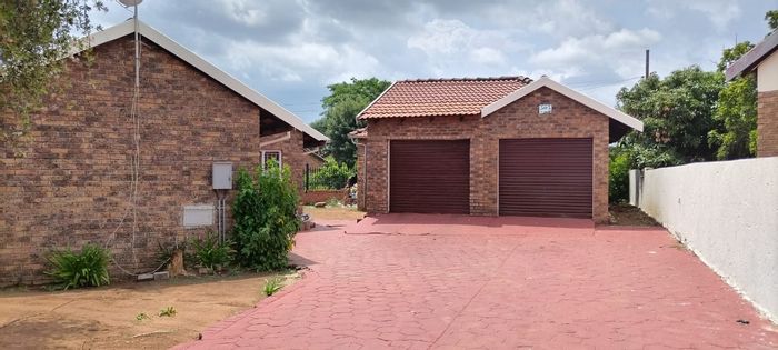 Property #ENT0266961, House for sale in Soshanguve Ext