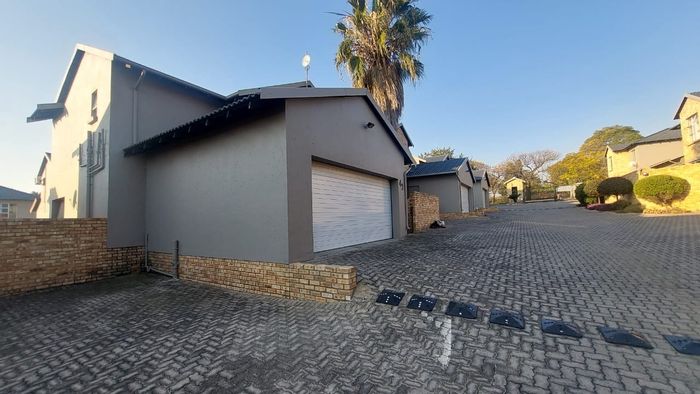 Property #ENT0267237, Townhouse sold in Honeydew Manor
