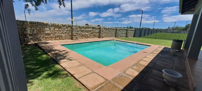 Rynfield Apartment For Sale: 2 parking bays, pool, playground, 24-hour security.