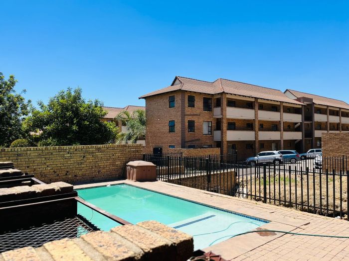 For Sale: 3-Bedroom Apartment in Noordwyk with Pool, Garage, and Private Garden.