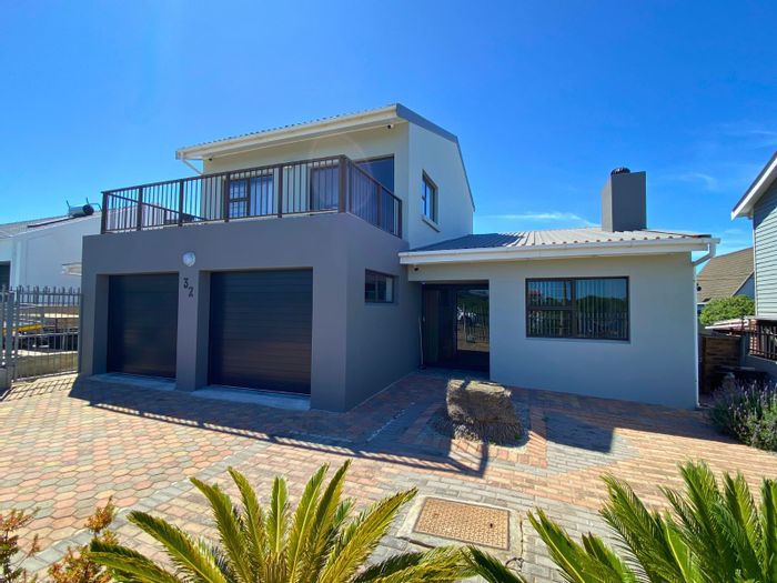 For Sale: Unique dual-living house in Franskraal with eco-friendly features.