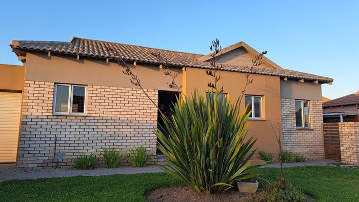 Property #ENT0268001, House for sale in Mooikloof Country Estate
