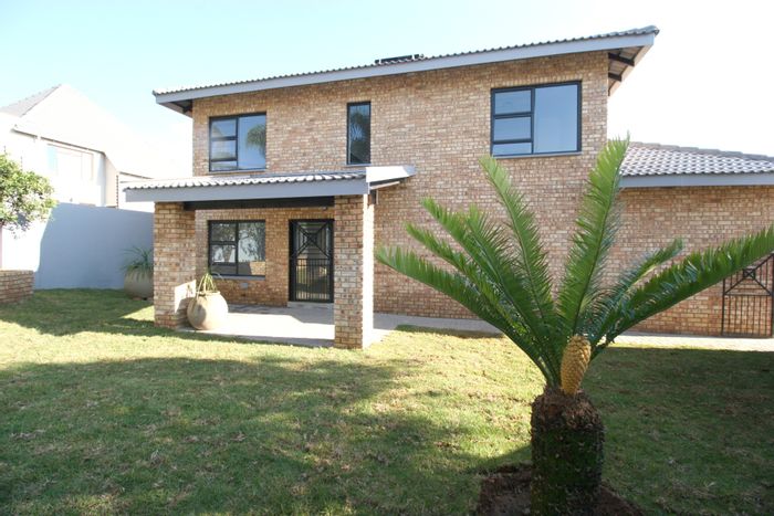 Property #ENT0268664, Townhouse for sale in Radiokop