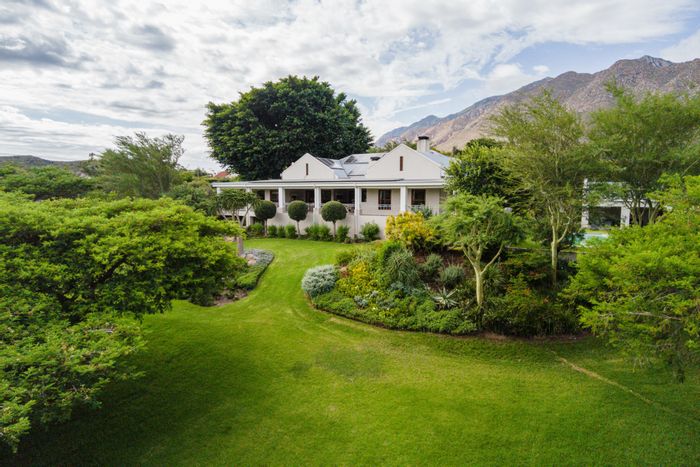 Luxurious Riverfront House for Sale, Montagu Central - Must See!